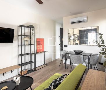 Excellent 1 Bedroom penthouse for rent in Retiro, Madrid - Photo 3