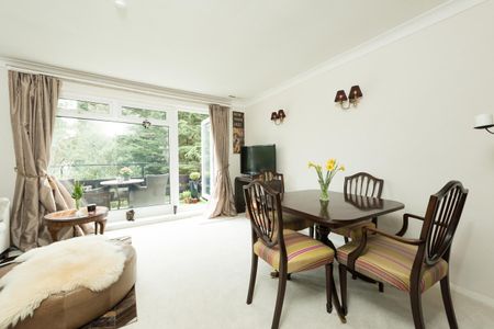 Brockley Combe, Weybridge, KT13 - Photo 2