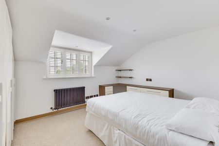Spencer Court, Marlborough Place, St John's Wood, NW8 0PP - Photo 2