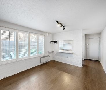 Updated Ground Floor Apartment - Photo 6