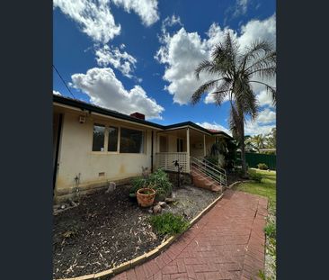 10 Brathwaite Road, Lockridge, WA 6054 - Photo 1