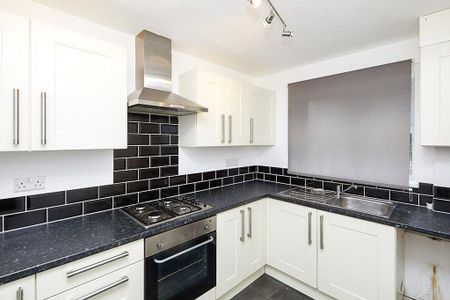 2 bedroom end of terrace house to rent - Photo 3