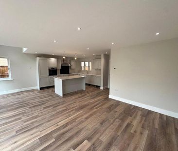 4 bedroom detached house to rent - Photo 5