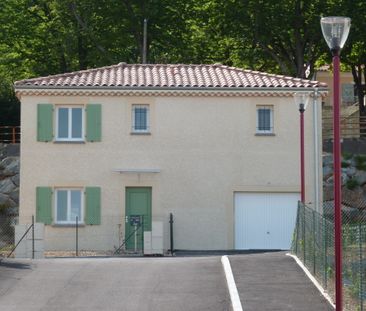 Sur la commune de MARSANNE (26) une villa de type 5 avec garage et ... - Photo 3