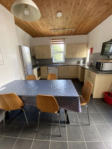 5 bedroom terraced house to rent - Photo 4