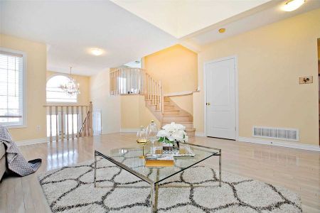 For Lease - 108 Melbourne Drive, Richmond Hill, Ontario - Photo 2