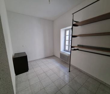 Location Appartement 3 pièces 63m² ARLES 13200 - Photo 2