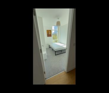 Room in a Shared Flat, Madison Court, M50 - Photo 5