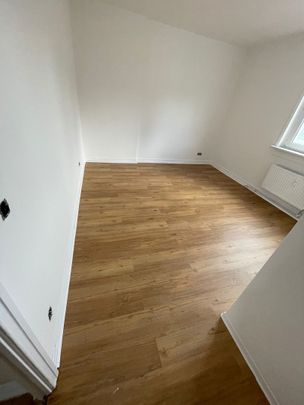 Schöne 2 Zimmer Wohnung über Wiesbaden - Foto 1