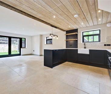 3 bedroom detached house to rent - Photo 3
