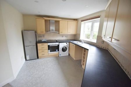2 bedroom ground floor flat to rent - Photo 4