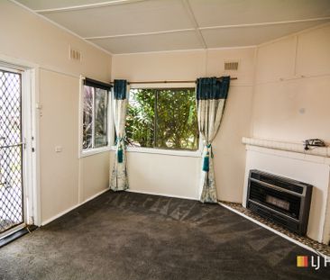 Comfortable Home & Great Location - Photo 1