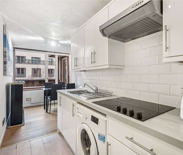 Situated in a secure development near St James's Park, London. This... - Photo 6