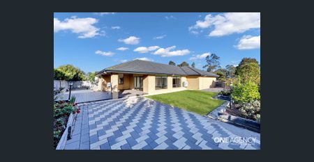 Modern Family Living in the Heart of Sanctuary Lakes - Photo 5