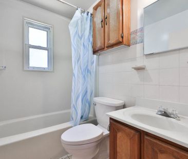 For Lease - 72 Oriole Avenue, Mississauga, Ontario - Photo 2