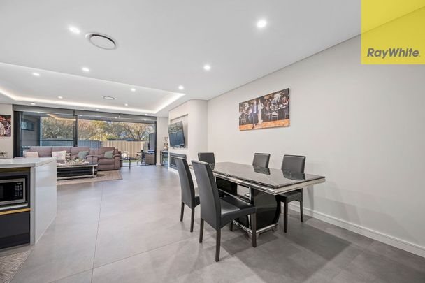 Luxury Family Living in Revesby Heights - $1,400 Per Week - Photo 1