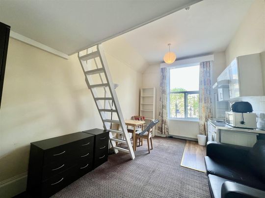 studio property to let - Photo 1