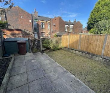 3 bedroom property to rent in Oldham - Photo 1