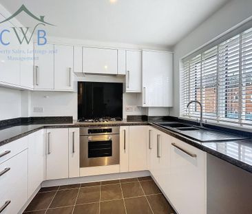 3 bedroom semi-detached house to rent - Photo 3