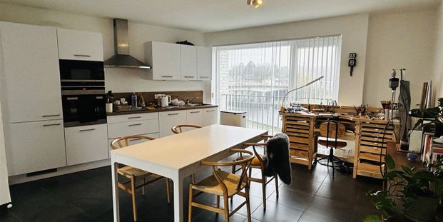 Appartement te huur in Nimy voor € 890 met 2 slaapkamers - Photo 1
