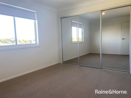 Modern Townhouse Living by the Shoalhaven River - Photo 3