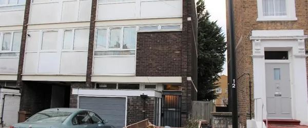 Albion Drive Room C - Photo 1