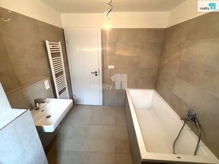 Pronájem bytu 1+kk/Z, 32 m - Fotografie 4
