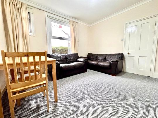 2 Bed Flat, Cricklewood, NW2 - Photo 1