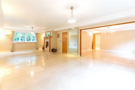 5 bedroom detached house to rent - Photo 2