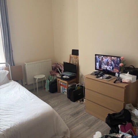 High Street - Photo 1