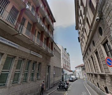 Bilocale con posto auto riservato-libero subito - Foto 1
