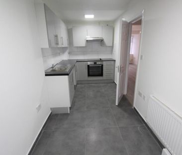 4 bedroom terraced house to rent - Photo 4