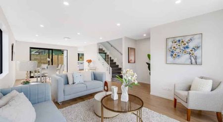 MANGERE, 4 BEDROOMS - Photo 2