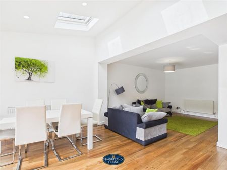 3 bedroom terraced house to rent - Photo 2