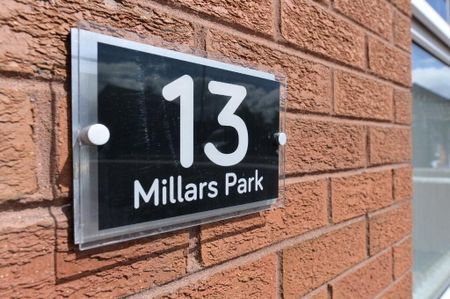 13 Millars Park, Dundonald, Belfast, BT16 2YH - Photo 2