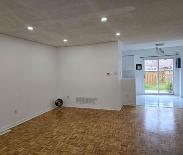 For Lease - 104 Sunfield Road Unit# Main, Toronto, Ontario - Photo 2