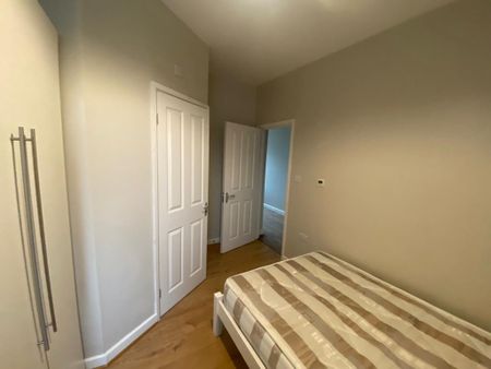 6 bedroom terraced house to rent - Photo 2