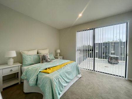 MANGERE BRIDGE, 3 BEDROOMS - Photo 4