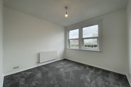 2 bed Flat Clifftown Road, Southend-on-Sea, SS1 - Photo 2