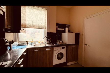 3 Bed Flat, Wandsworth Bridge Road, SW6 - Photo 4