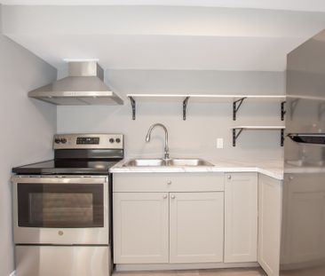 Bright & Spacious Lower Unit for Rent in St Catharines! - Photo 2