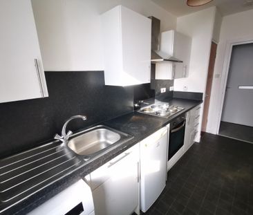 2 Baldovan Terrace, Maryfield, Dundee - Photo 3