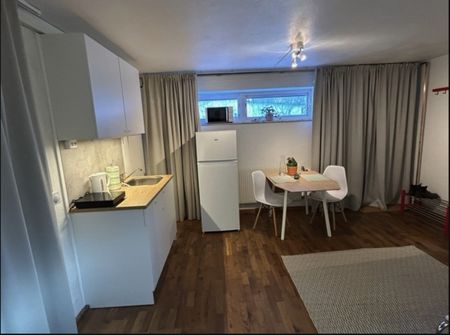 Täby - 1rok - tillsv - 7.475kr/mån - Photo 4