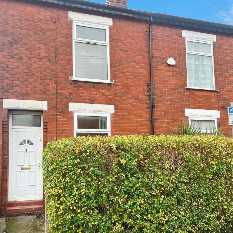 2 bedroom end of terrace house to rent - Photo 1