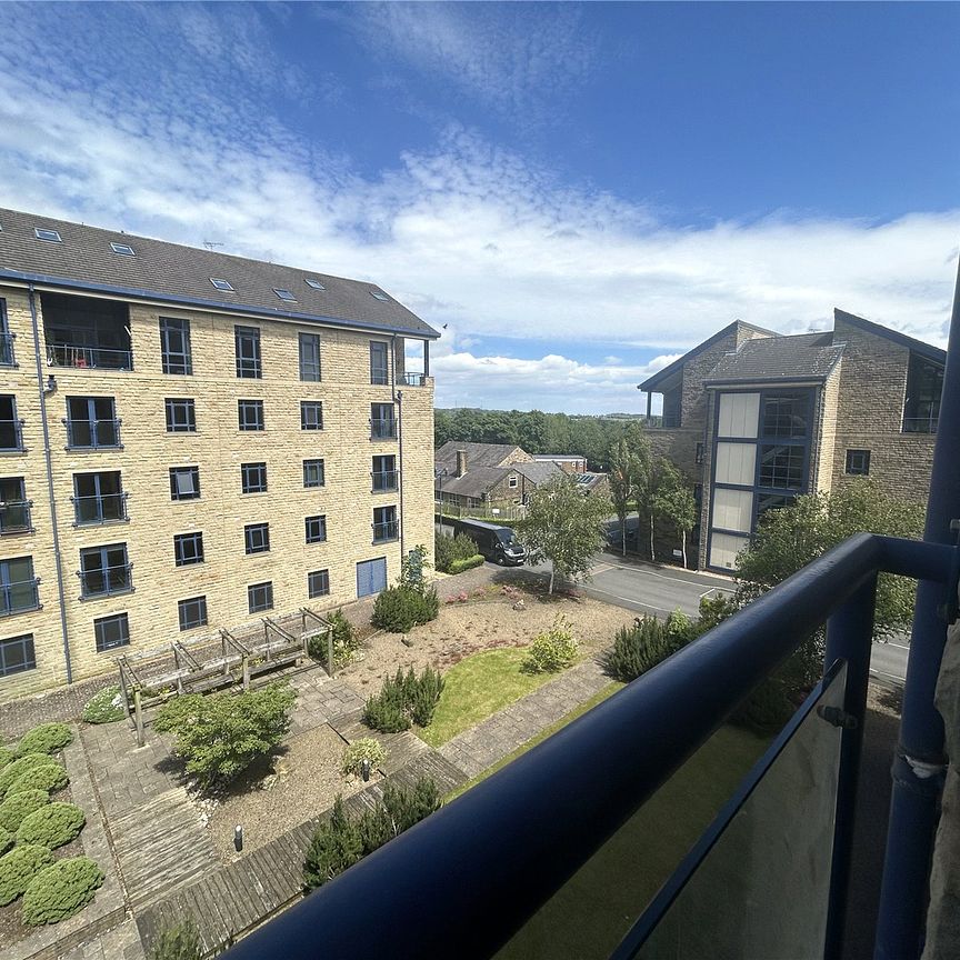 The Equilibrium, Plover Road, Lindley - Photo 1