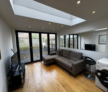 1 bedroom in a house share to rent - Photo 1