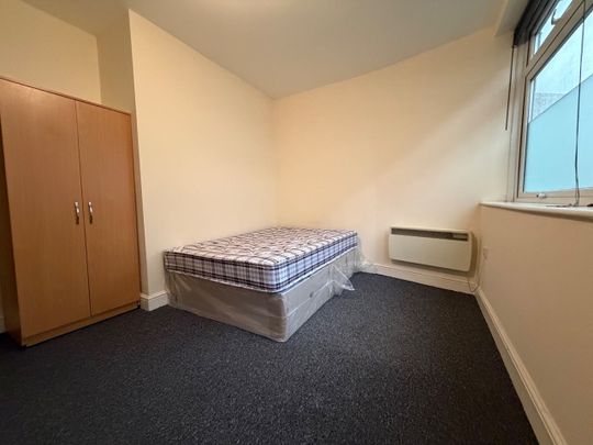 Studio Flat, London Road, SO15 - Photo 1