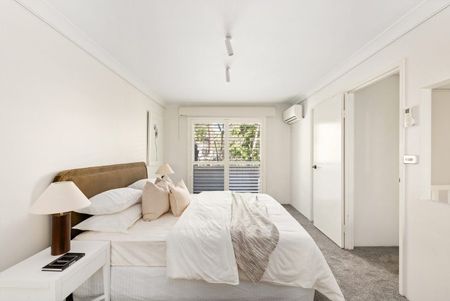 North-facing townhouse in parkside pocket - Photo 2