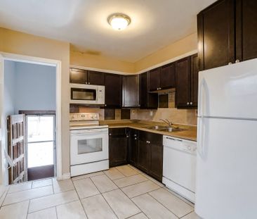 For Lease - 2609 Kingston Road Unit# Main Fl, Toronto, Ontario - Photo 2