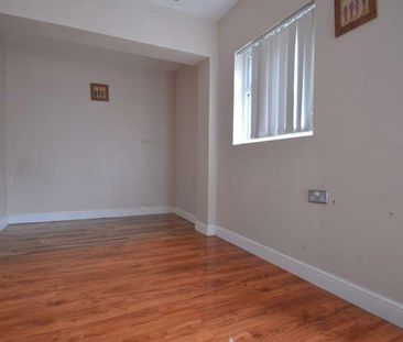 Claremont Road, Staines-upon-thames, TW18 - Photo 1